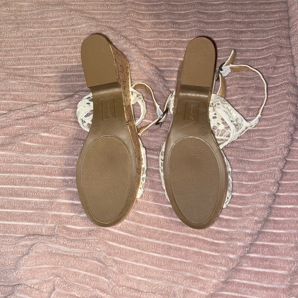 American Eagle Lace Chunky Heel w/ Buckle Ankle Strap- Platform Base - Picture 4 of 9
